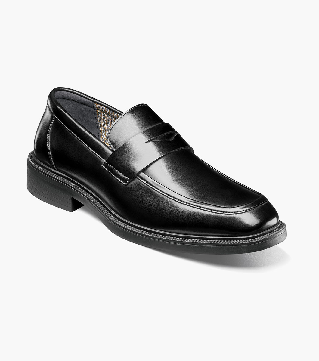Everett in Black, Front View
