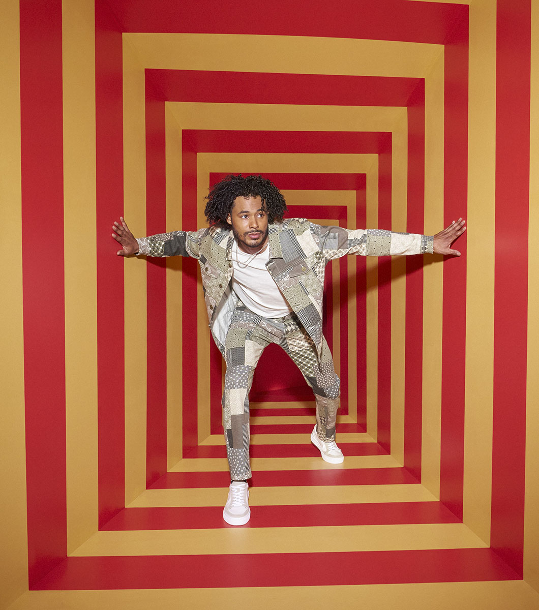 Dorian in White Rotate View