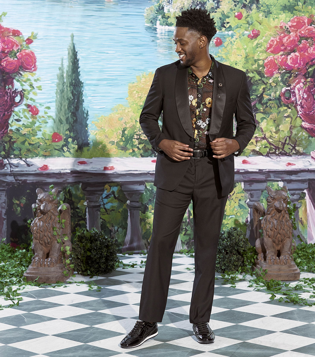 Action 150 in Black Patent Rotate View