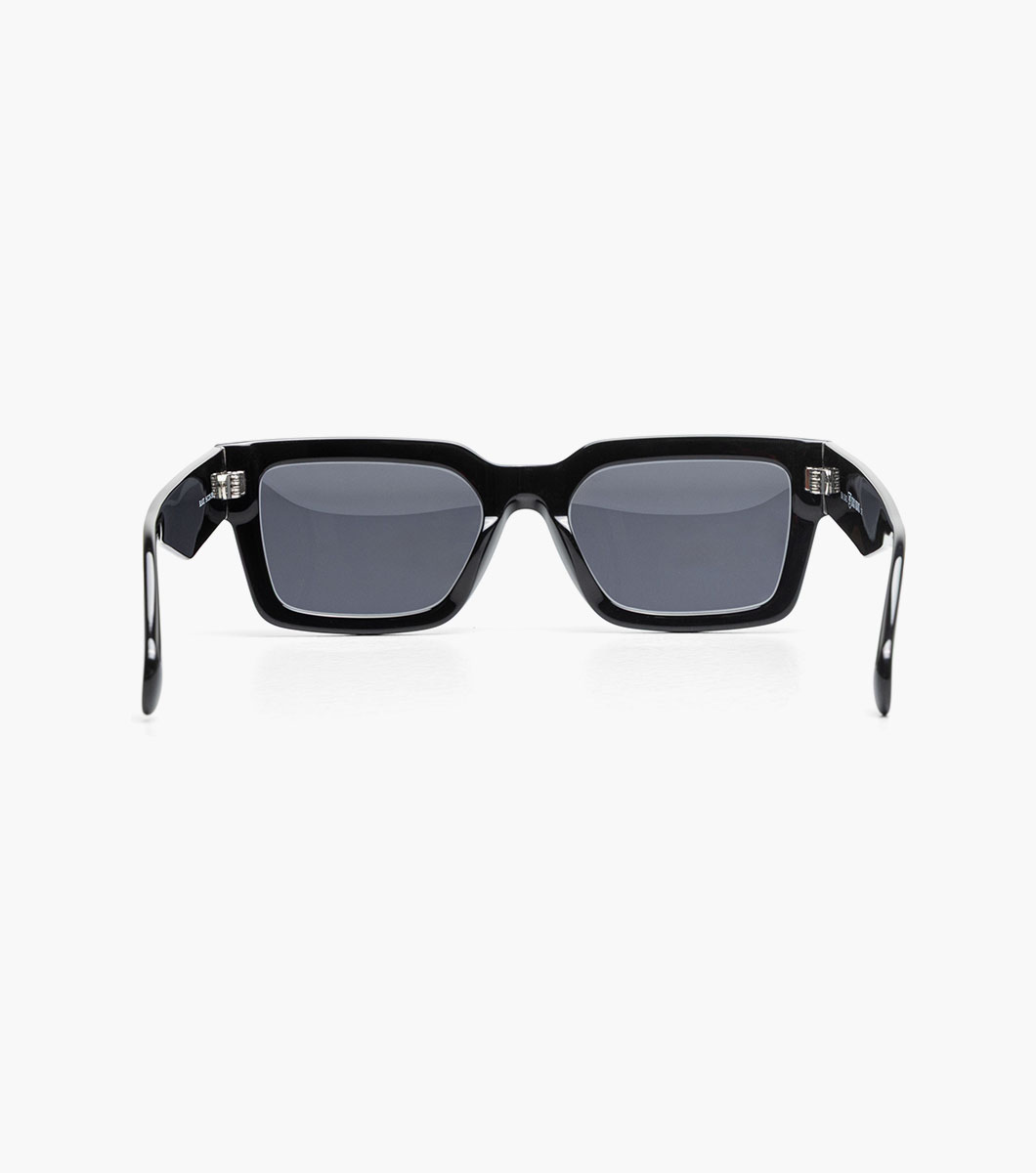 Rooney in Black Rotate View