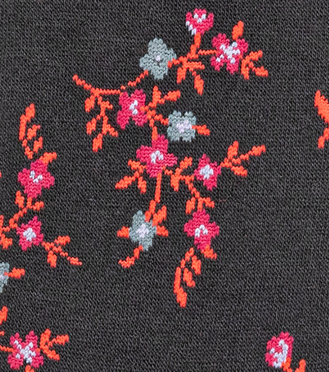 Flowering Vine in Black and Red Rotate View