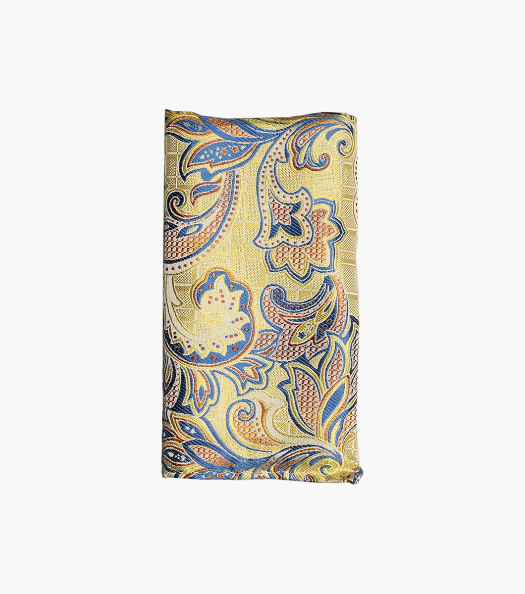 Niels in Yellow Multi Rotate View